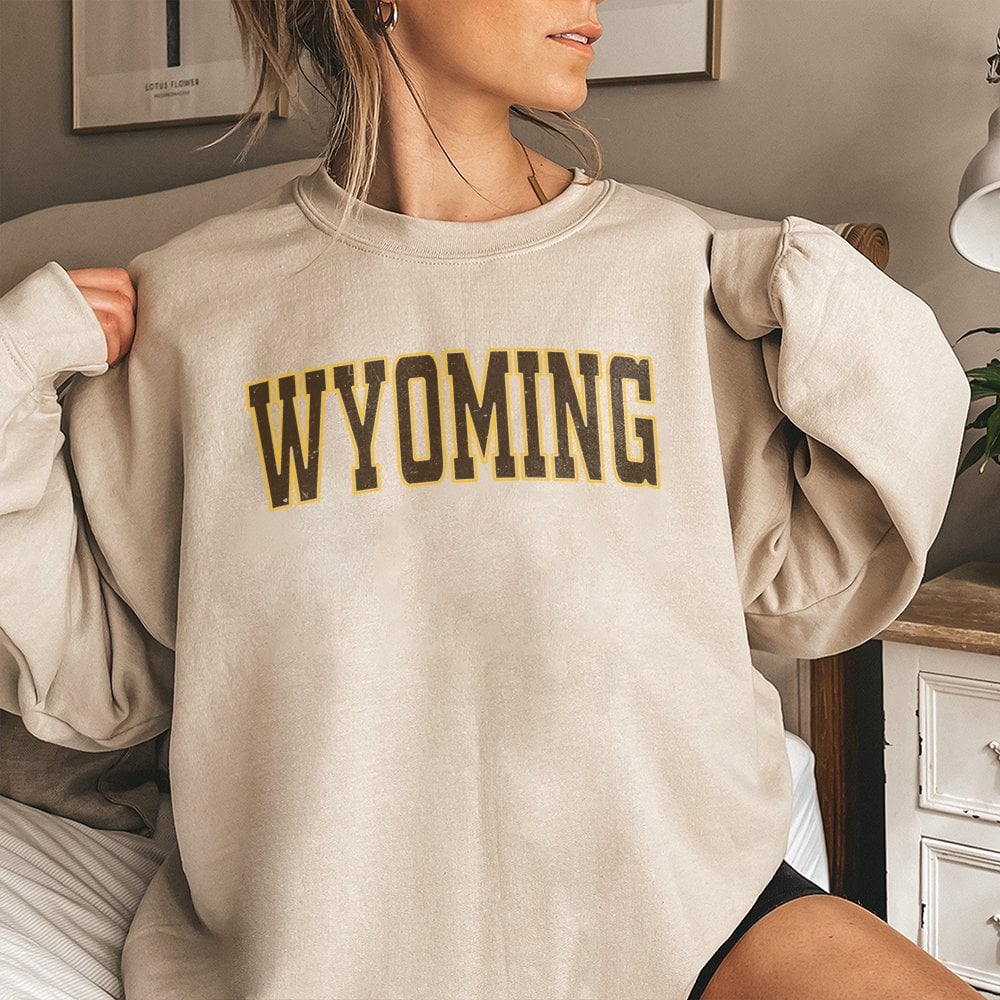 Wyoming Sweatshirt | Vintage Collegiate Lettering | Premium Cotton Blend Crewneck | Unisex Wyoming State Pride Gift for Stude